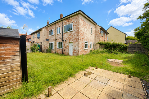 3 bed property, in Knowe Avenue, £150,000