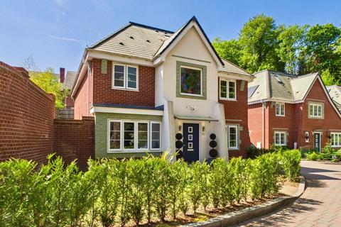 4 bed property, in Trinity Circle, £1,000,000