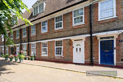 3 bed property, in Aeroville, £430,000