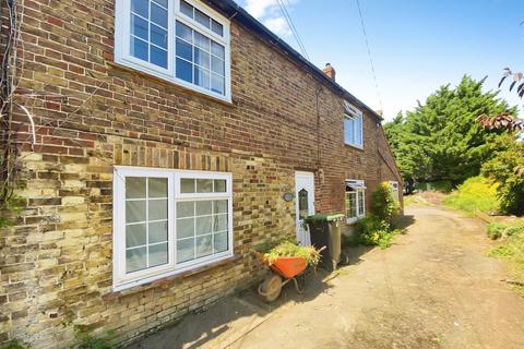 3 bed property, in The Length, £290,000