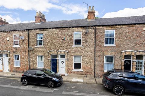2 bed property, in Walpole Street, £260,000