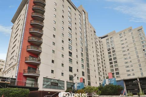 1 bed property, in Landmark Place, £120,000