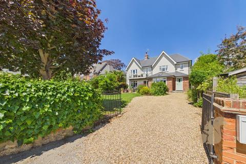 3 bed property, in Meadow Lane, £1,150,000