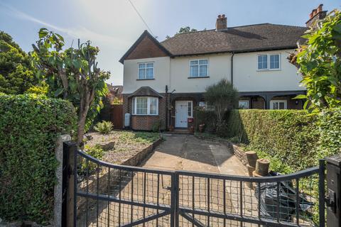 3 bed property, in Fowlers Croft, £600,000