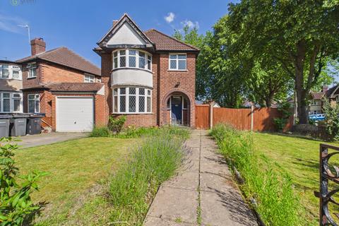 3 bed property, in Ewell Road, £300,000