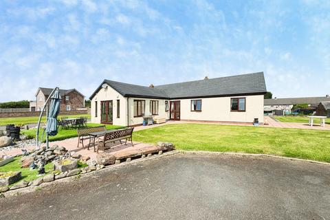 4 bed property, in Cargo, £550,000