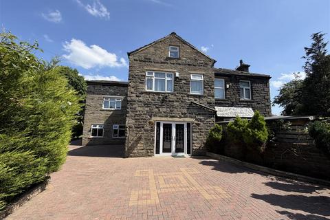 7 bed property, in Newstead Dene, £450,000