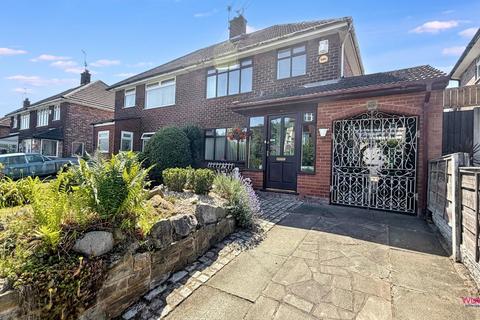 3 bed property, in Frederick Street, £200,000