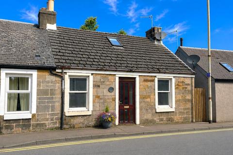 2 bed property, in 206 High Street, £135,000