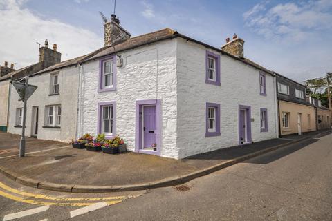 3 bed property, in Main Street, £220,000