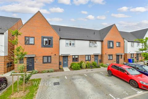 2 bed property, in Weaver Avenue, £300,000