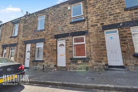 3 bed property, in Osborne Street, £100,000