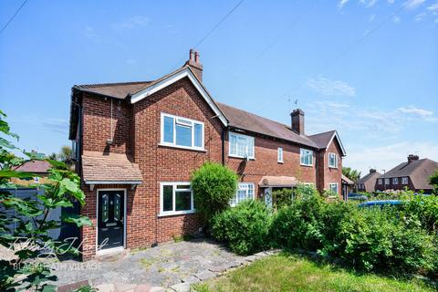 3 bed property, in Paston Crescent, £425,000