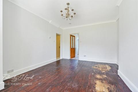 3 bed property, in Paston Crescent, £425,000