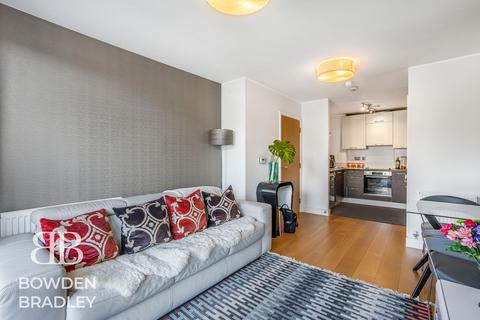 1 bed property, in Booth Road, £325,000