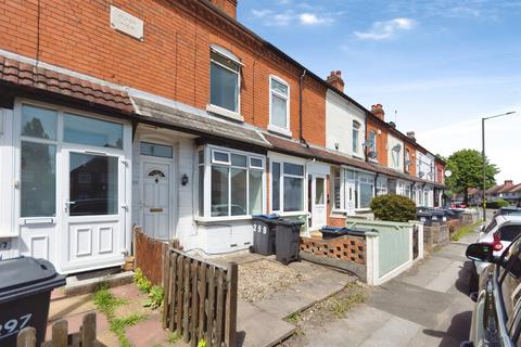 2 bed property, in Lincoln Road North, £150,000