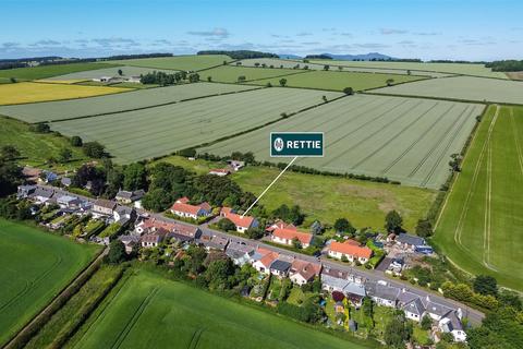 4 bed property, in Dewartown, £485,000