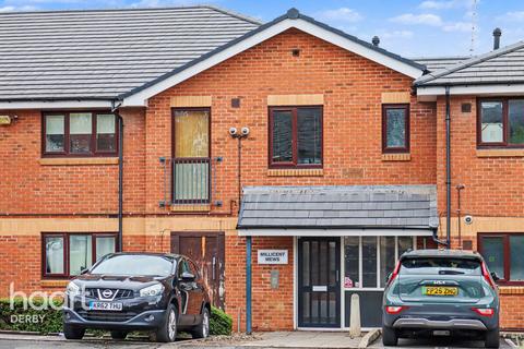 2 bed property, in Redbury Close, £84,000