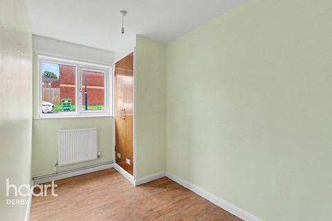 2 bed property, in Redbury Close, £84,000