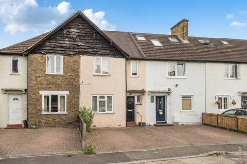 3 bed property, in Stuart Place, £500,000