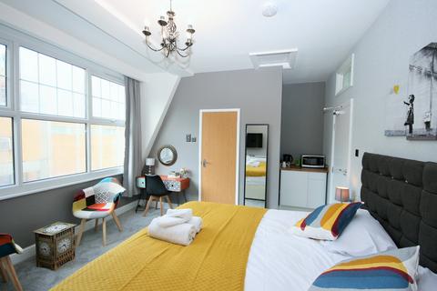 6 bed property, in Bricklane E1, £1,500,000