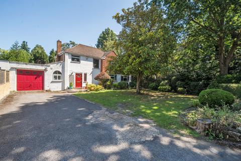 5 bed property, in Burfield Road, £1,295,000