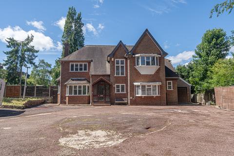 4 bed property, in Hamstead Hill, £899,000