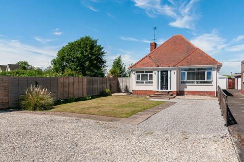 3 bed property, in Hull Road, £270,000