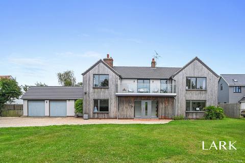 4 bed property, in Bentley, £900,000