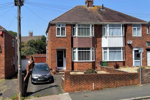 3 bed property, in Butts Road, £365,000