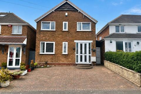 3 bed property, in Stonehurst Road, £290,000