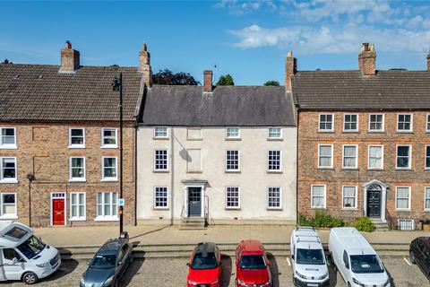7 bed property, in North End, £795,000