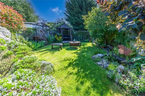 3 bed property, in Heywood Drive, £425,000