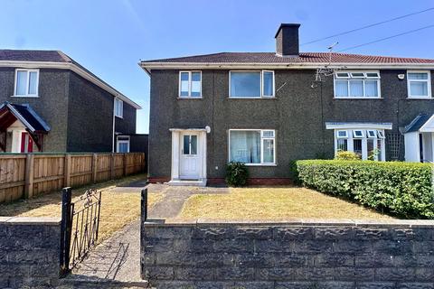 3 bed property, in Upper Gendros Crescent, £175,000