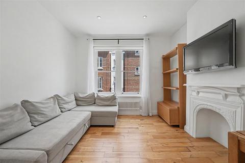 1 bed property, in Daventry Street, £400,000