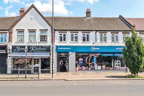 3 bed property, in Bromley Road, £175,000