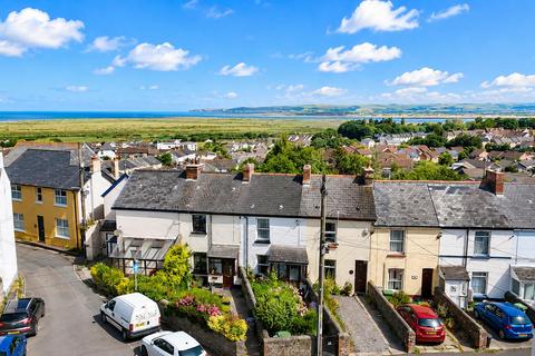 3 bed property, in North Street, £220,000