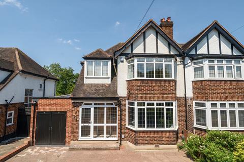 4 bed property, in Wood Ride, £1,200,000