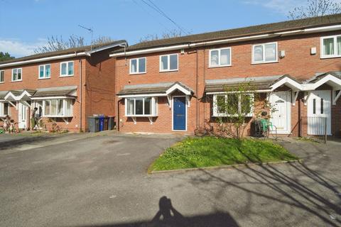3 bed property, in Pontefract Close, £180,000