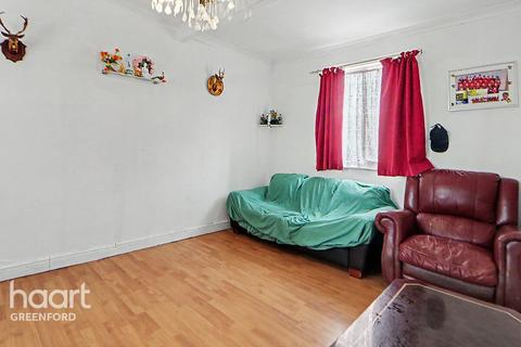 3 bed property, in Durdans Road, £450,000
