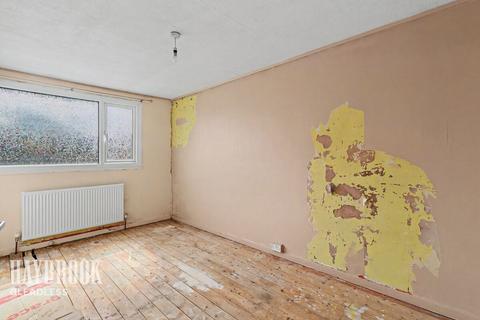 3 bed property, in Blackstock Drive, £110,000