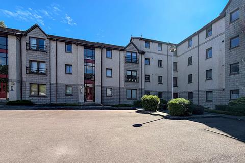 2 bed property, in Sunnybank Road, £95,000