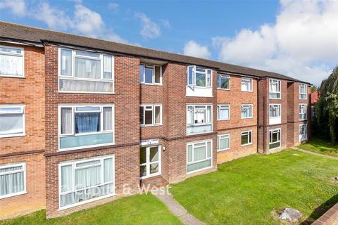 2 bed property, in Gander Green Lane, £300,000