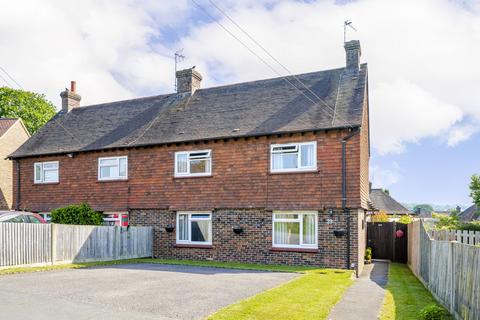 3 bed property, in Selby Rise, £400,000