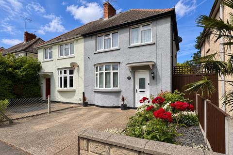 3 bed property, in Springfield Park Avenue, £375,000