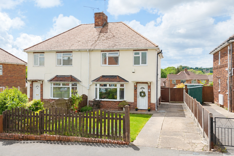 3 bed property, in Milnhay Road, £220,000