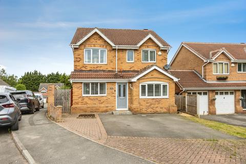 4 bed property, in Springfields, £375,000