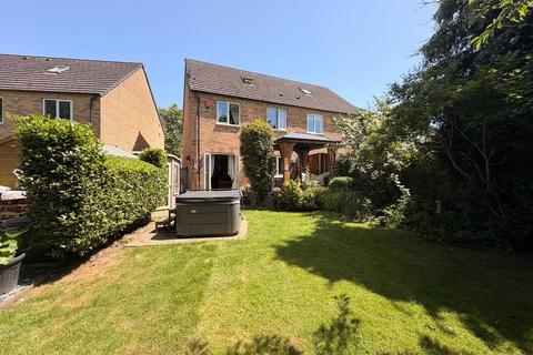 3 bed property, in Lyndhurst Bank, £290,000