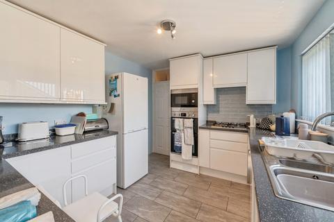 3 bed property, in Briar View, £385,000