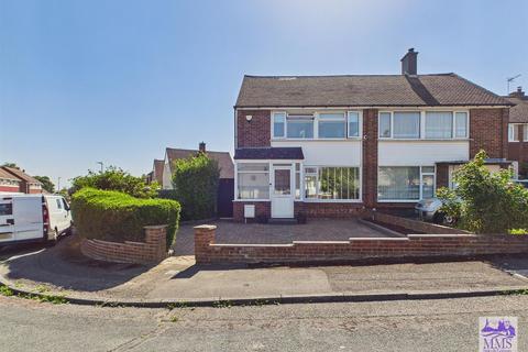 3 bed property, in Hoo Common, £350,000